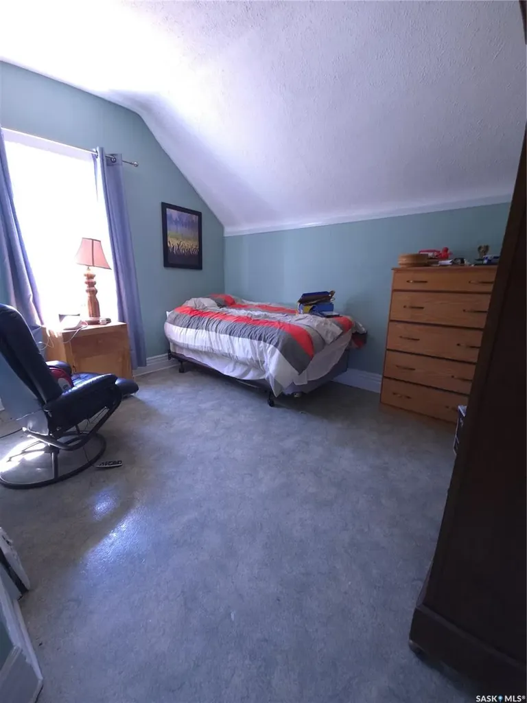 36 21st Street E Prince Albert SK S6V 1L8