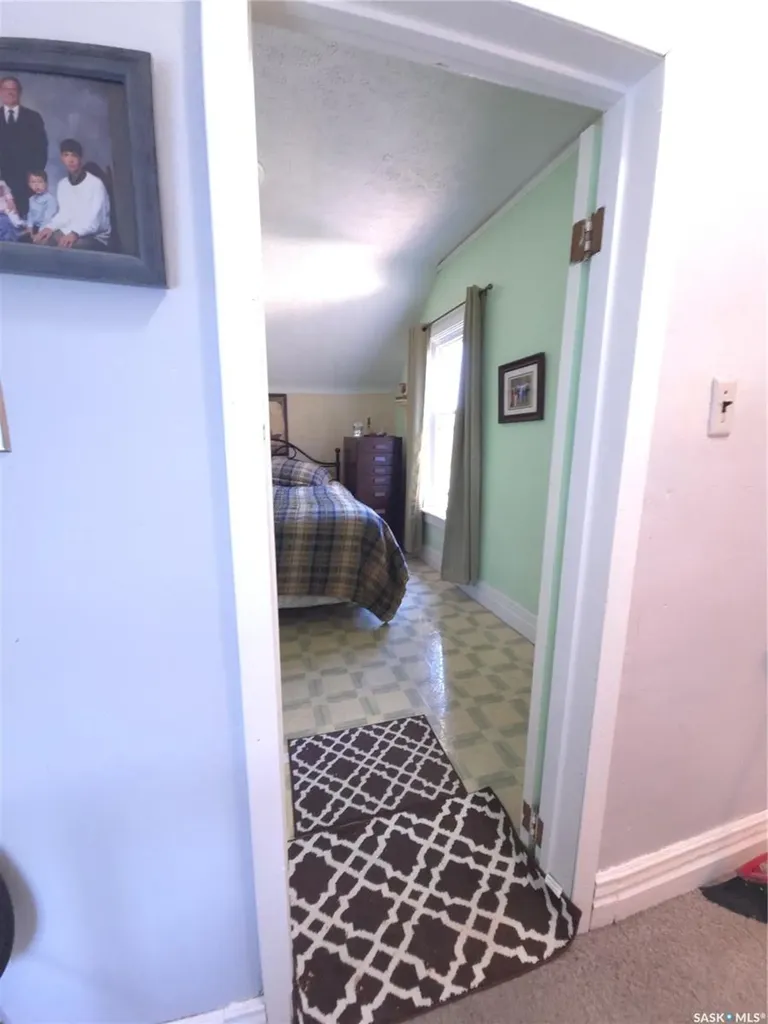 36 21st Street E Prince Albert SK S6V 1L8