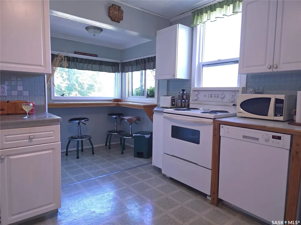 36 21st Street E Prince Albert SK S6V 1L8