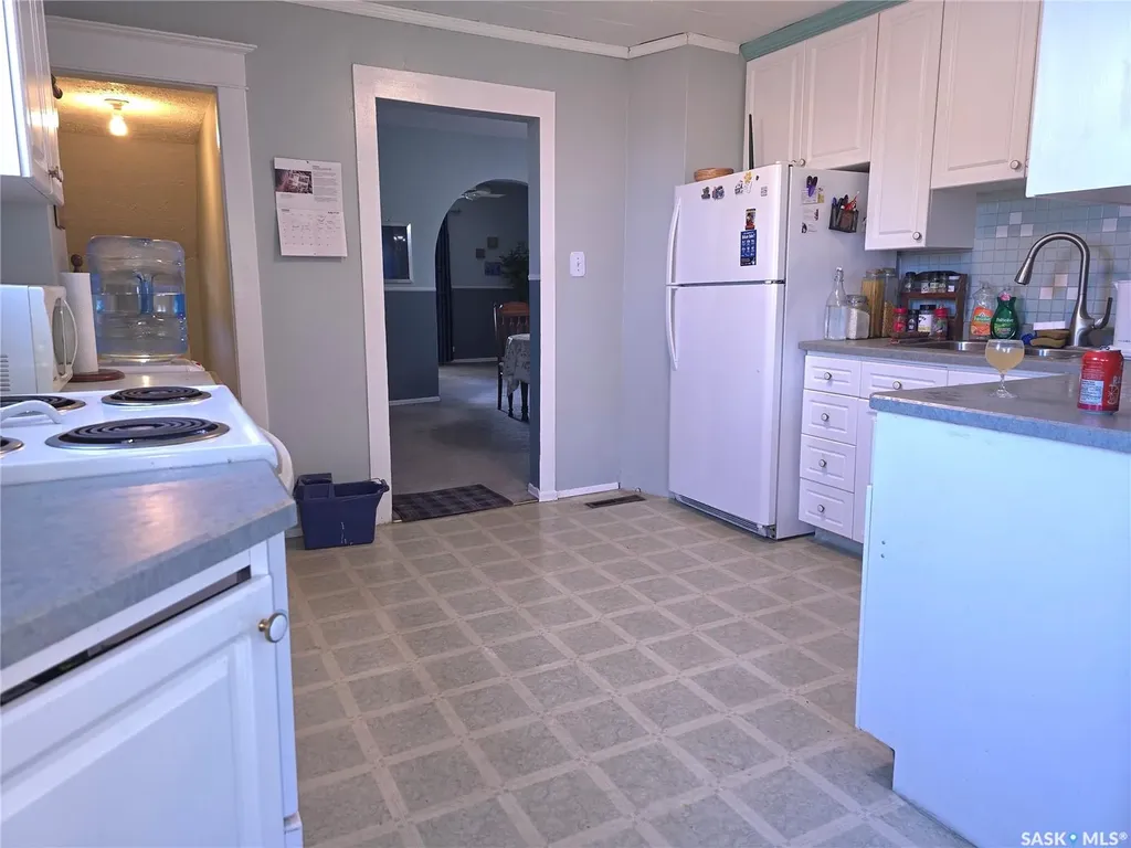 36 21st Street E Prince Albert SK S6V 1L8