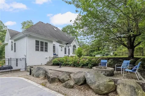 15 Sophia Circle North Kingstown RI 02852