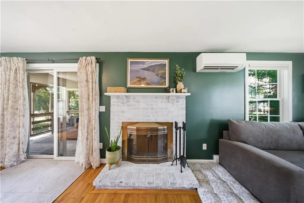 78 Riverside Drive South Kingstown RI 02879