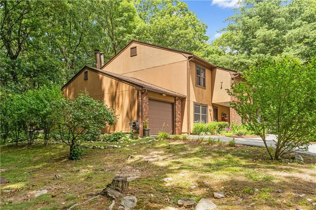 3 Quail Circle Smithfield RI 02917