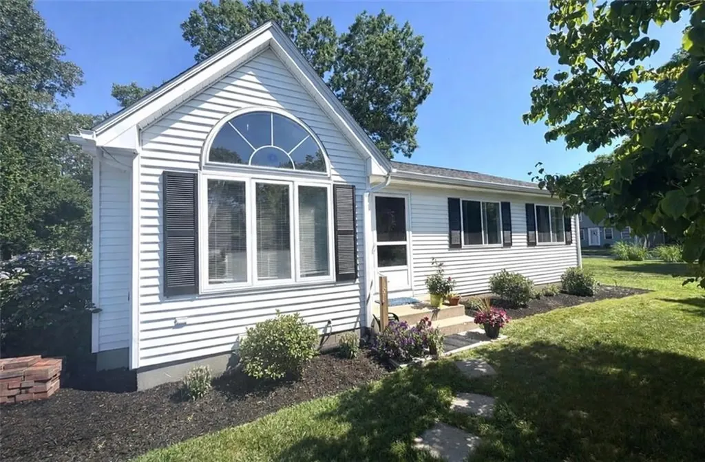 86 Peaked Rock Road South Kingstown RI 02879