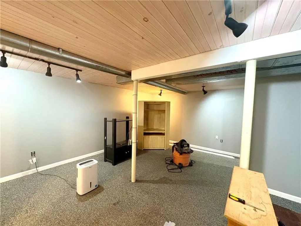 86 Peaked Rock Road South Kingstown RI 02879