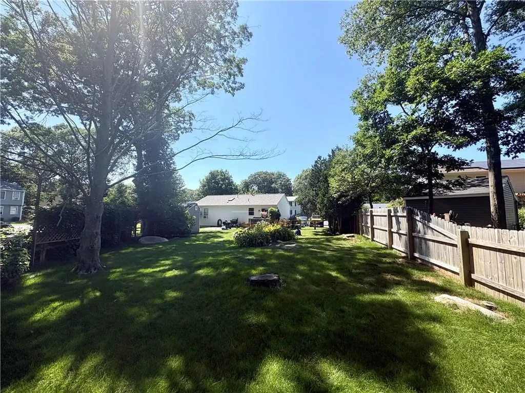 86 Peaked Rock Road South Kingstown RI 02879