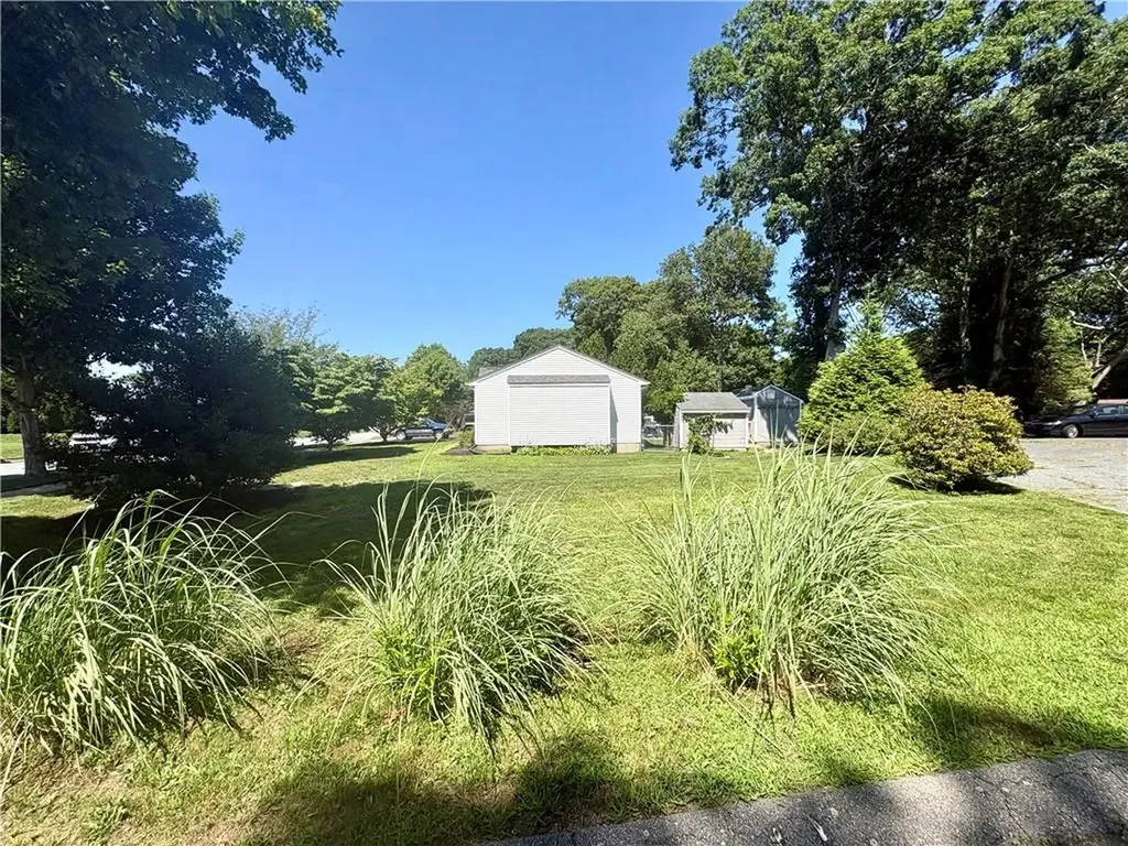86 Peaked Rock Road South Kingstown RI 02879