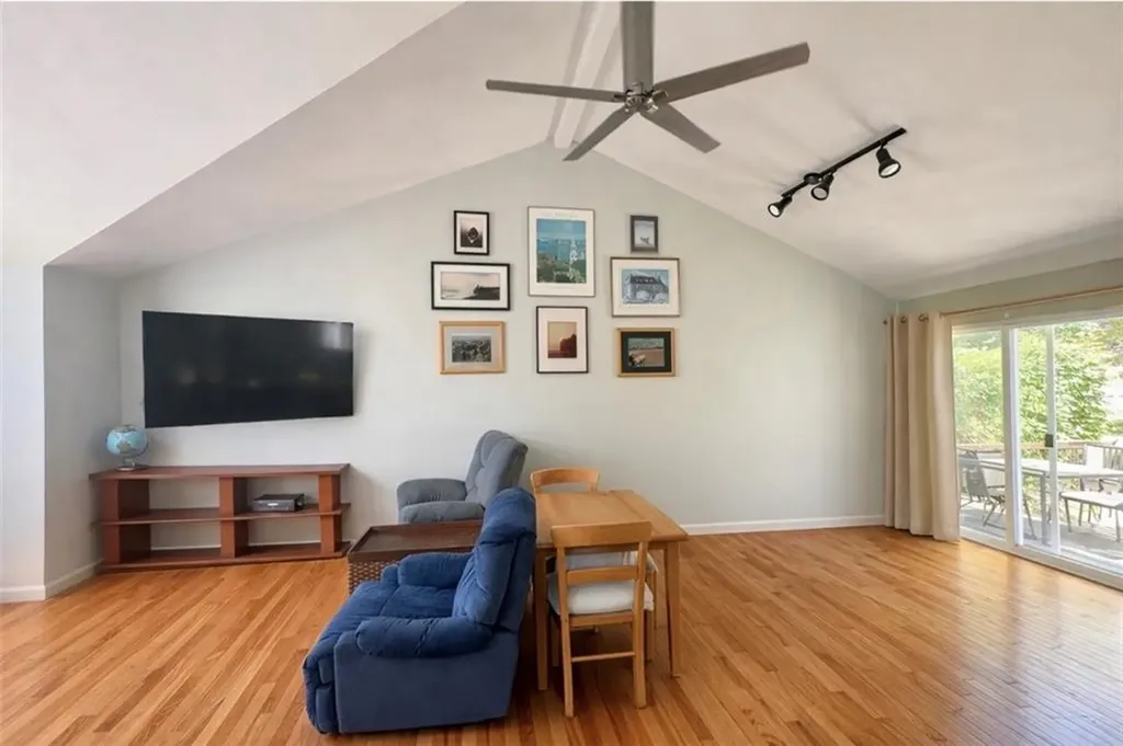 86 Peaked Rock Road South Kingstown RI 02879