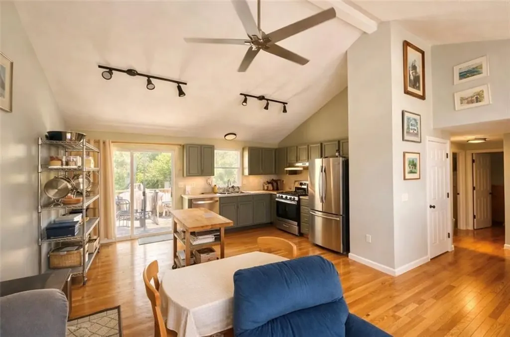 86 Peaked Rock Road South Kingstown RI 02879