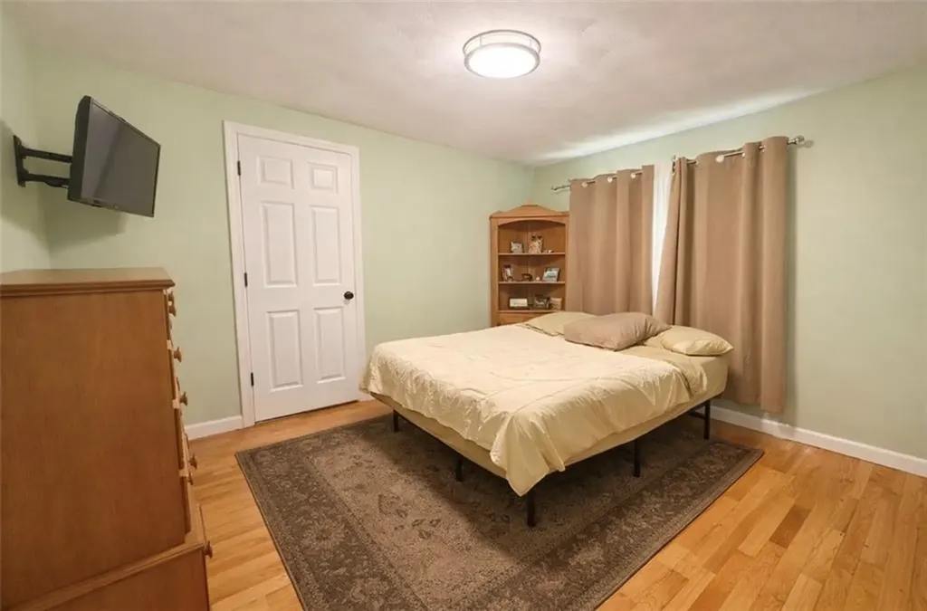86 Peaked Rock Road South Kingstown RI 02879
