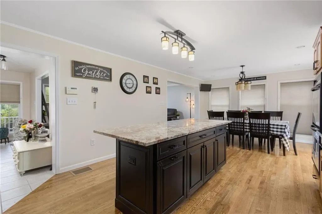 2 Daniel Way Scituate RI 02831