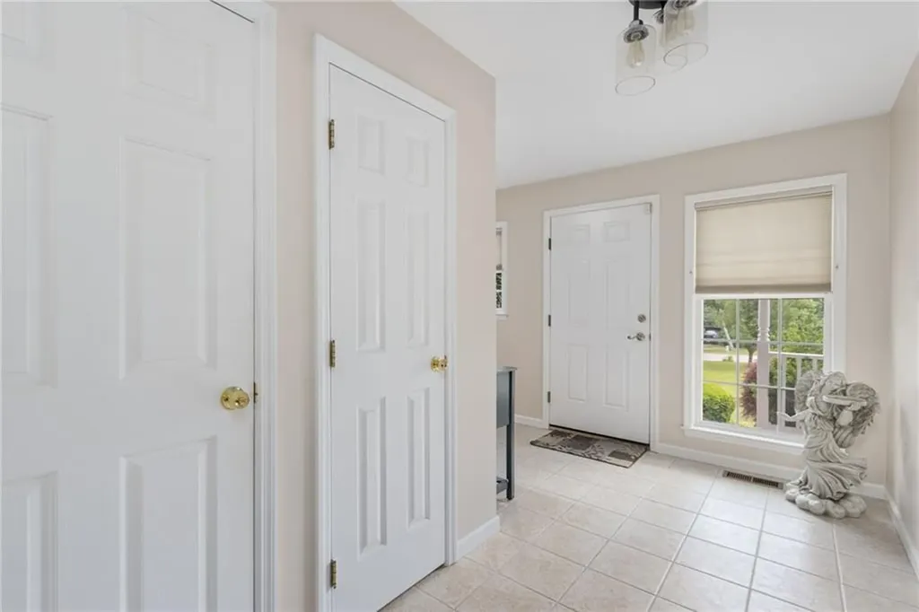 2 Daniel Way Scituate RI 02831