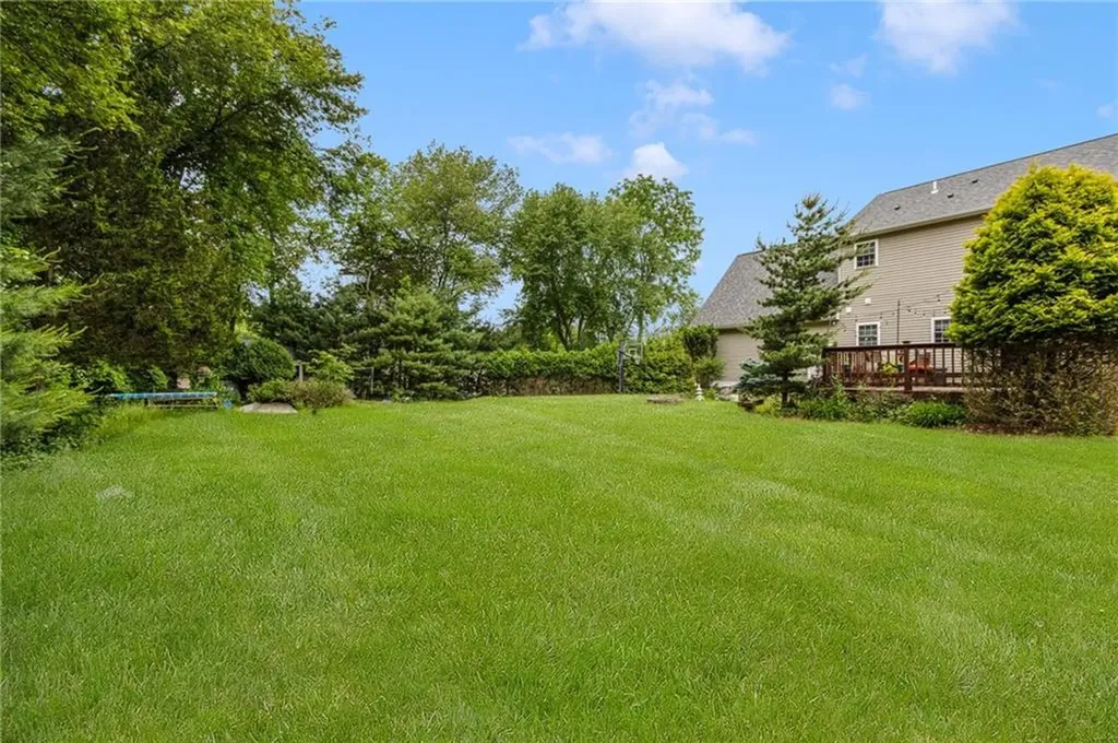 2 Daniel Way Scituate RI 02831