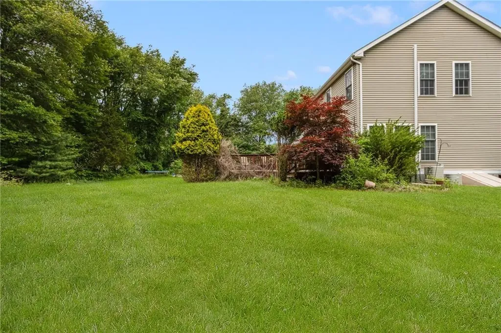 2 Daniel Way Scituate RI 02831