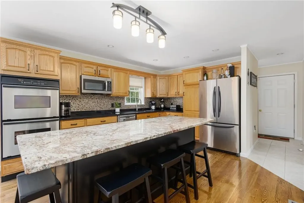 2 Daniel Way Scituate RI 02831