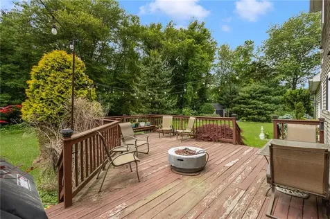 2 Daniel Way Scituate RI 02831