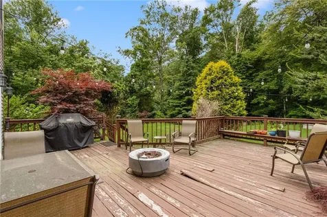 2 Daniel Way Scituate RI 02831
