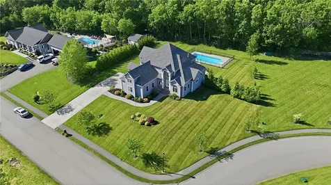5 Kyle's Court Swansea MA 02777