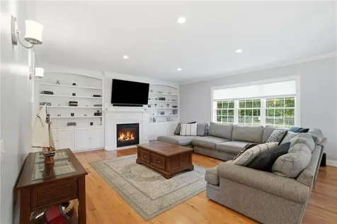 5 Kyle's Court Swansea MA 02777