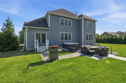 5 Kyle's Court Swansea MA 02777