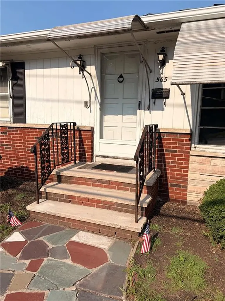 565 Mount Pleasant Avenue Providence RI 02908