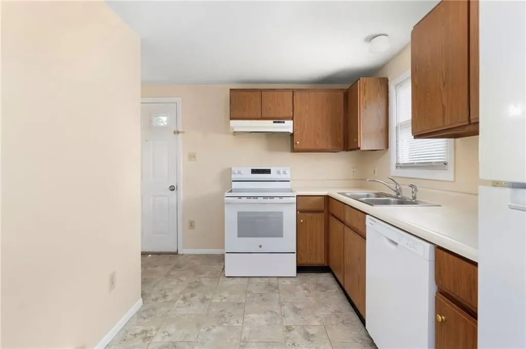 28 Elmer Avenue Warwick RI 02886