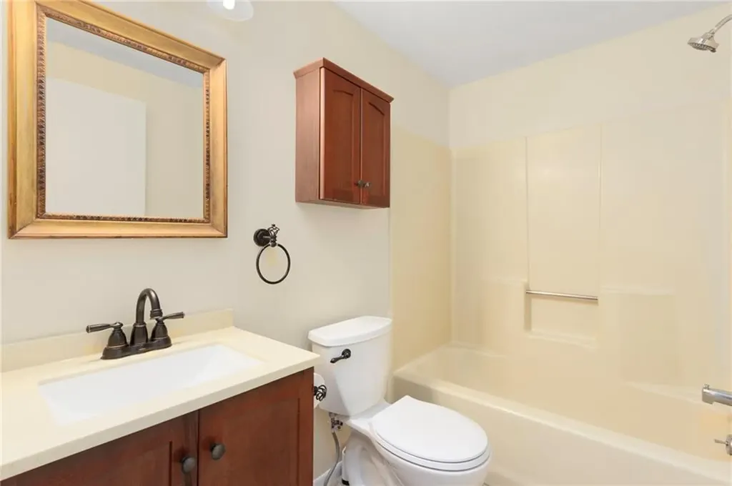 28 Elmer Avenue Warwick RI 02886