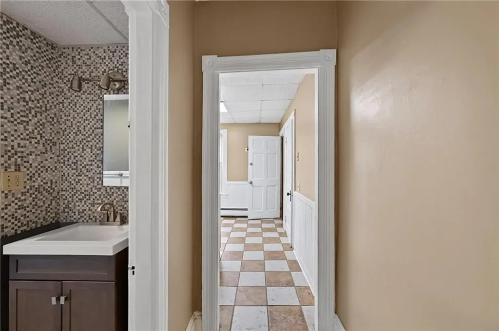 68 9th Street Providence RI 02906