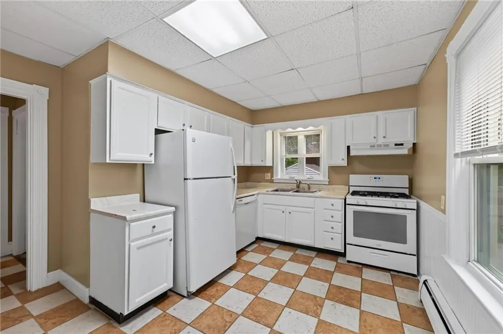 68 9th Street Providence RI 02906