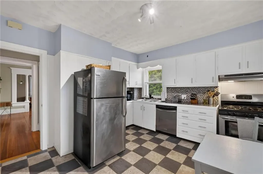 68 9th Street Providence RI 02906