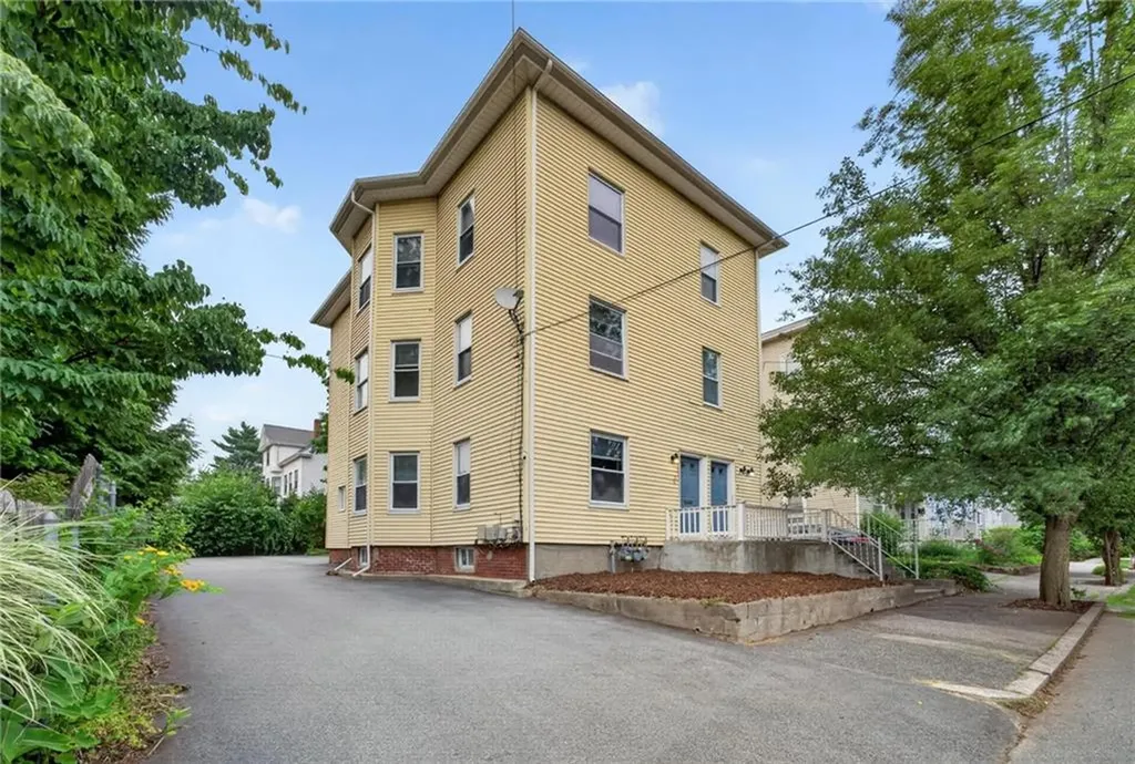 68 9th Street Providence RI 02906