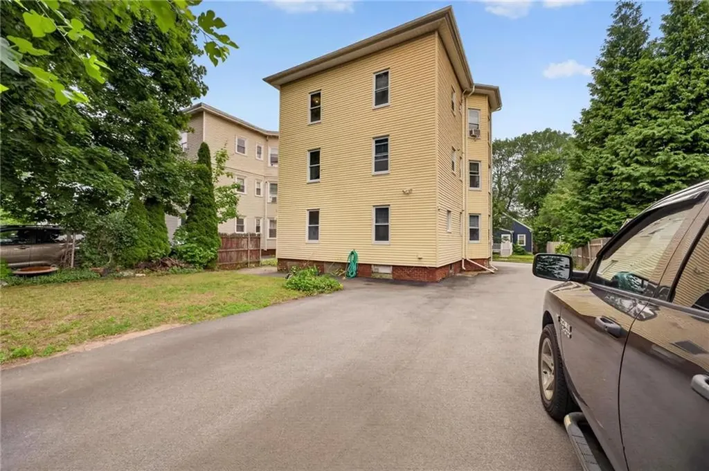 68 9th Street Providence RI 02906