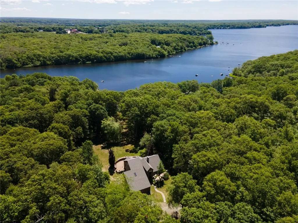 413 Eagleville Road Tiverton RI 02878