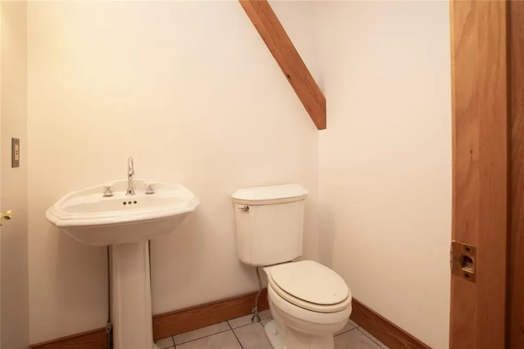 413 Eagleville Road Tiverton RI 02878