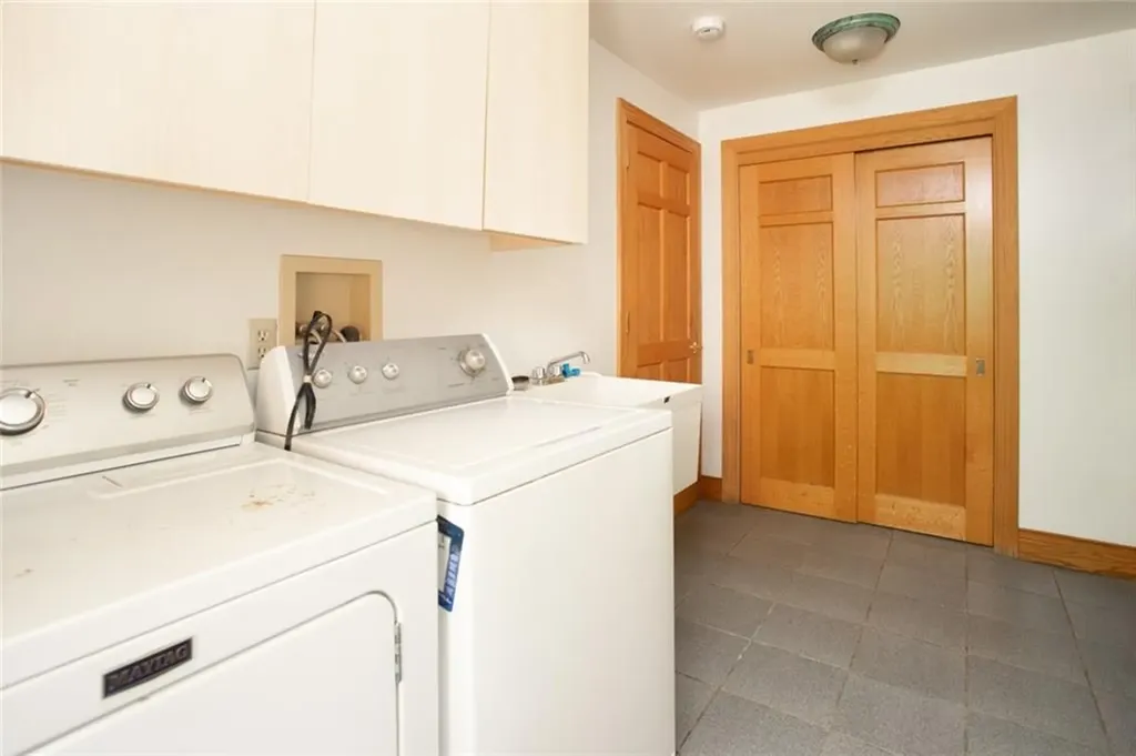 413 Eagleville Road Tiverton RI 02878