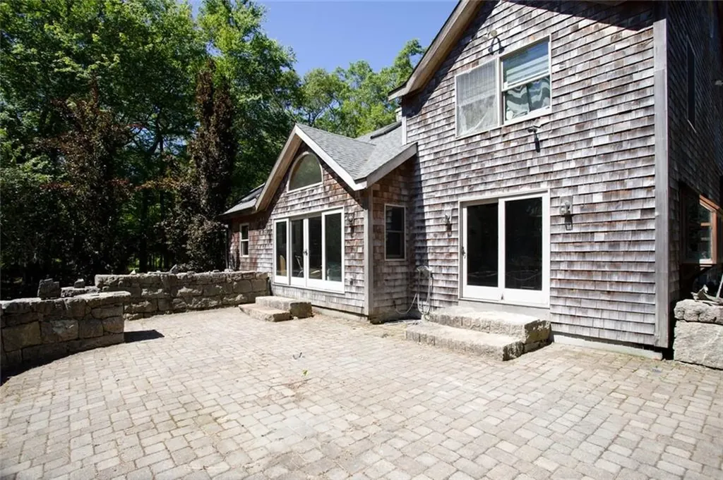 413 Eagleville Road Tiverton RI 02878