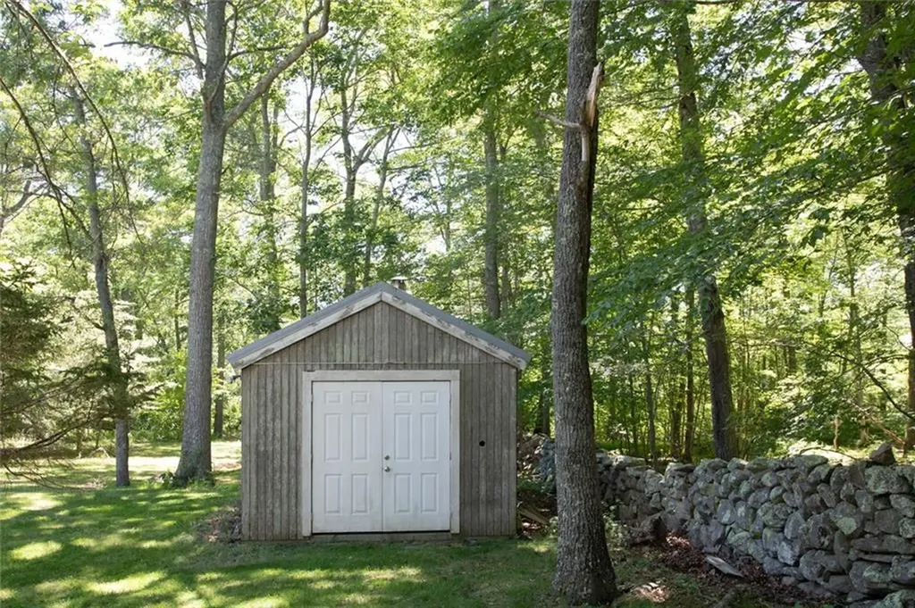413 Eagleville Road Tiverton RI 02878