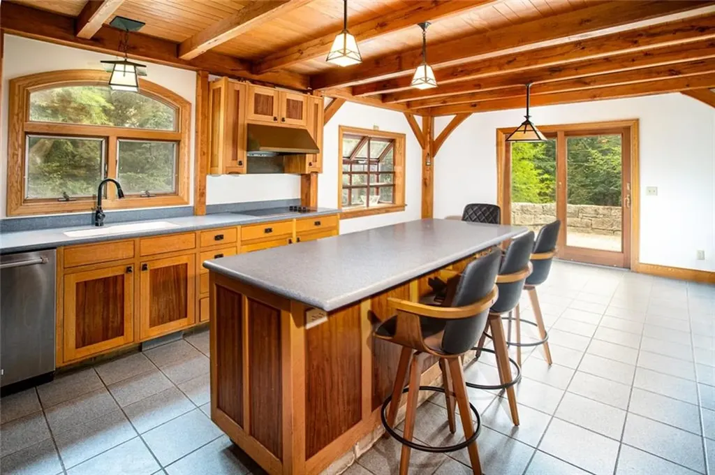 413 Eagleville Road Tiverton RI 02878