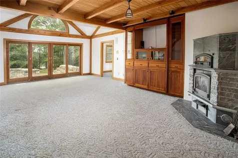 413 Eagleville Road Tiverton RI 02878