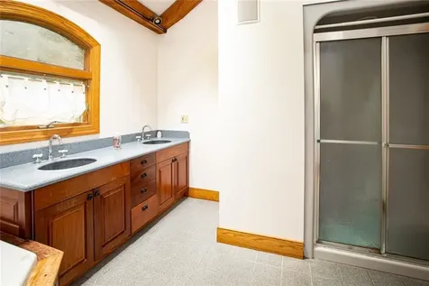 413 Eagleville Road Tiverton RI 02878