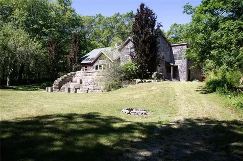 413 Eagleville Road Tiverton RI 02878