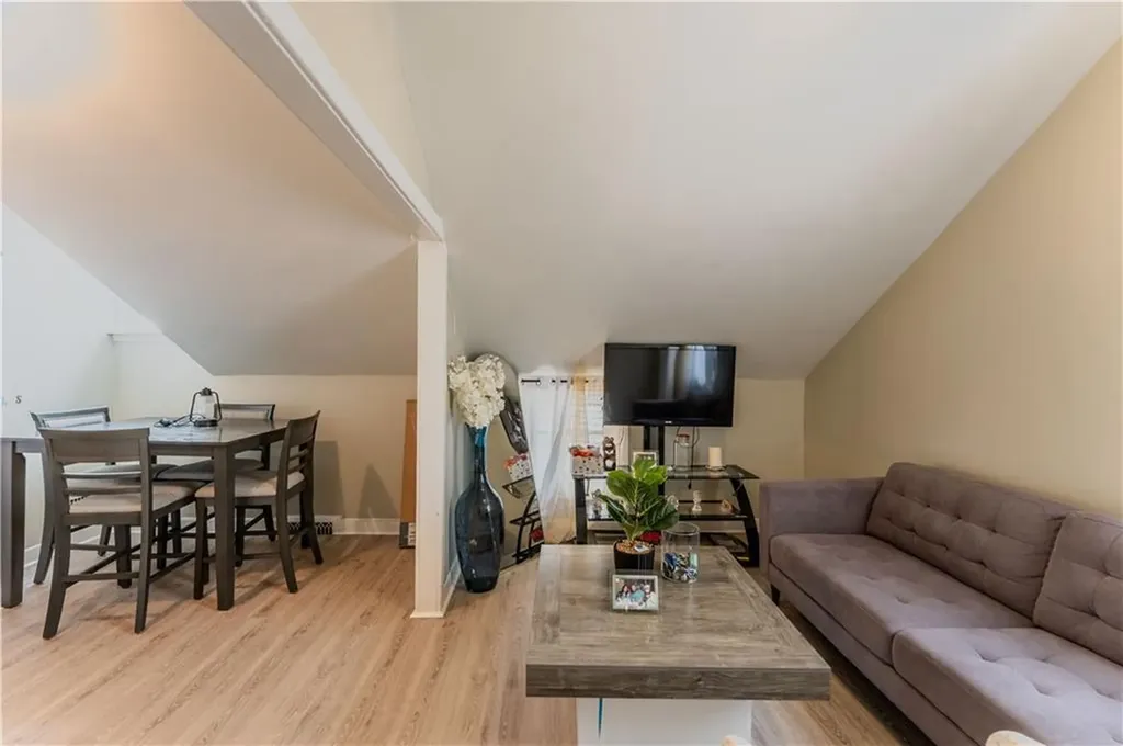98 Stanwood Street Providence RI 02907