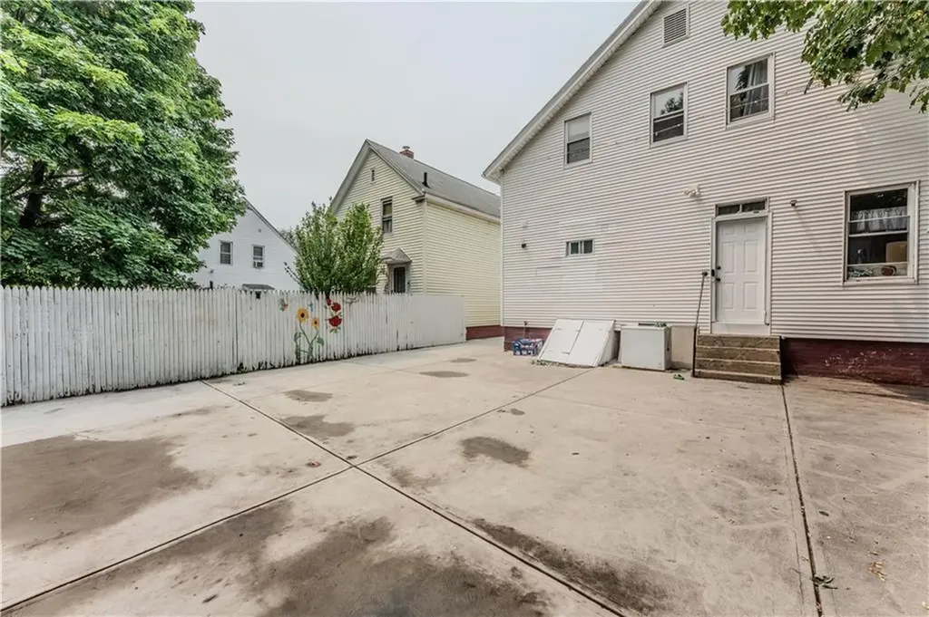 98 Stanwood Street Providence RI 02907
