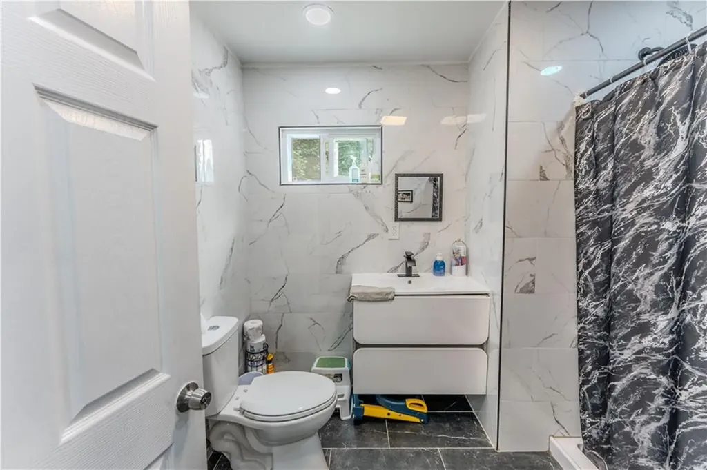 98 Stanwood Street Providence RI 02907