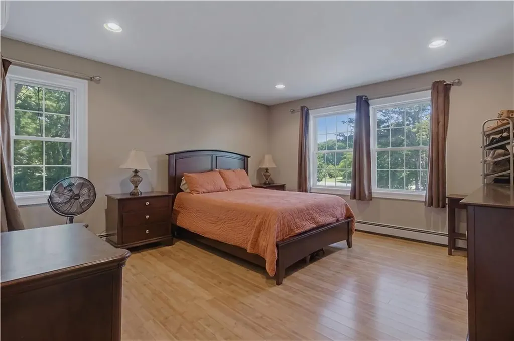 2446 Plainfield Pike Johnston RI 02919