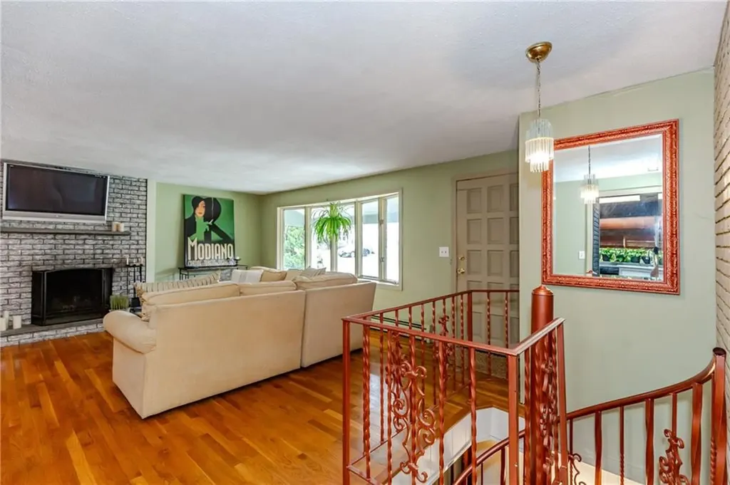 1 Polly Drive North Providence RI 02911