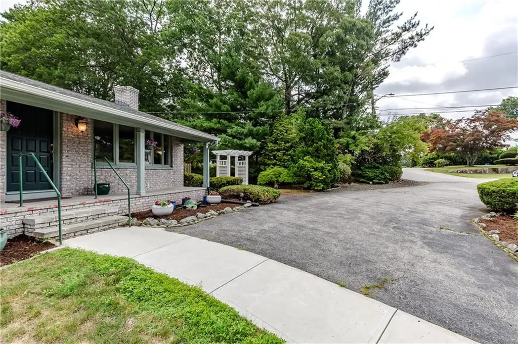 1 Polly Drive North Providence RI 02911