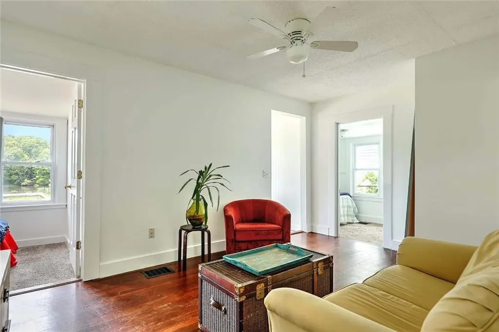 59 Booth Avenue East Providence RI 02915