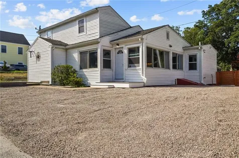 20 Bradley Terrace Portsmouth RI 02871
