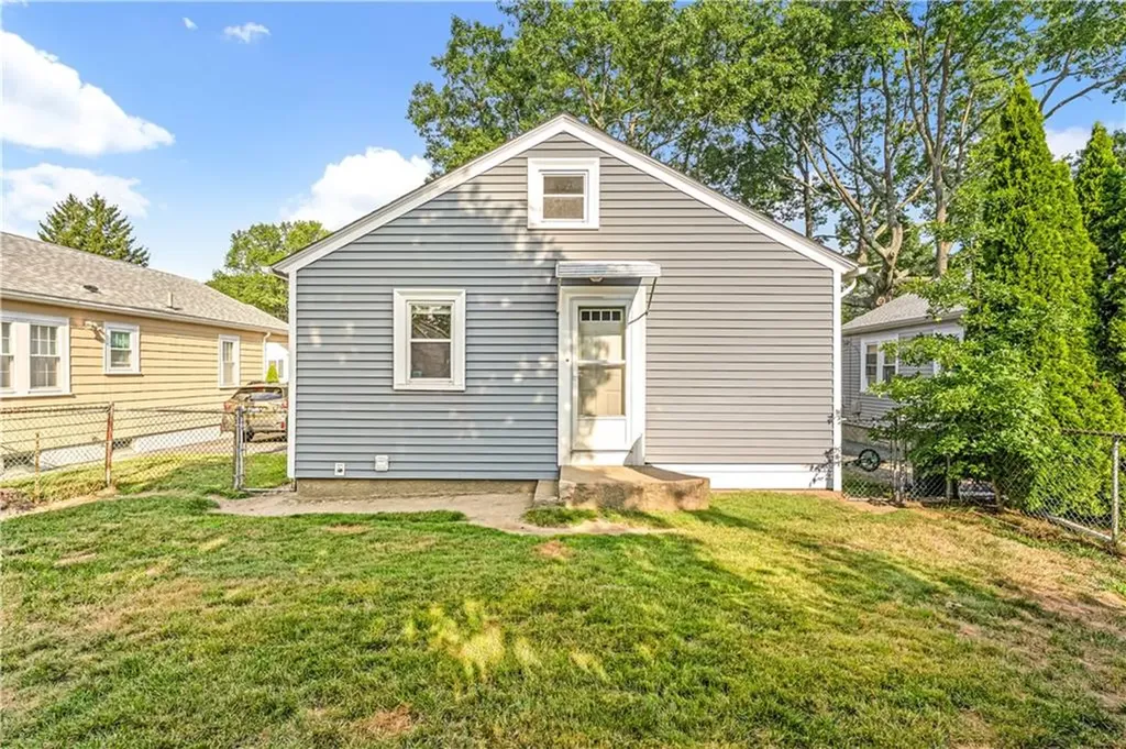 30 Iona Street Providence RI 02908